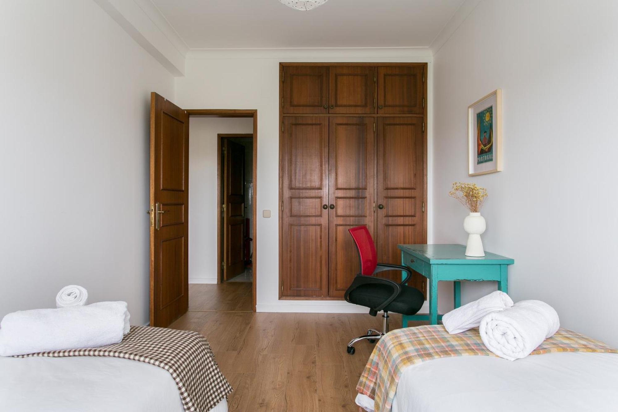 Apartamento Central Setubal Sossegado E Com Luz Exterior photo